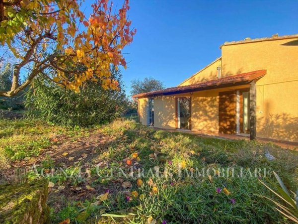 casa indipendente in vendita a Castiglione della Pescaia in zona Vetulonia