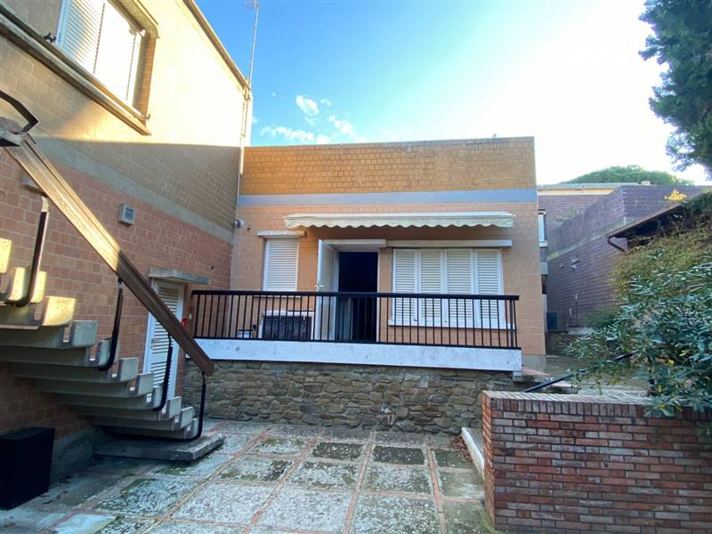 casa indipendente in vendita a Castiglione della Pescaia in zona Punta Ala
