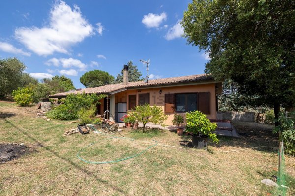 casa indipendente in vendita a Castiglione della Pescaia in zona Vetulonia