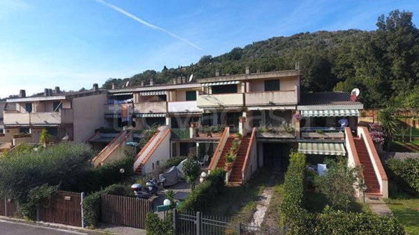 casa indipendente in vendita a Castiglione della Pescaia in zona Punta Ala