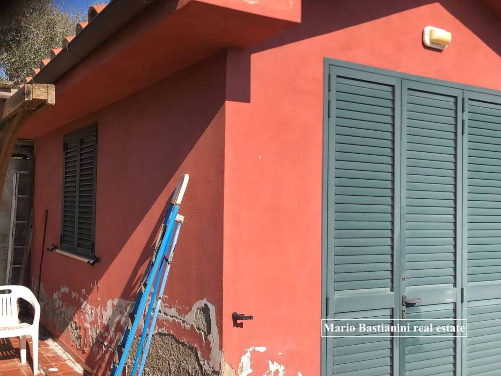 casa indipendente in vendita a Castiglione della Pescaia in zona Buriano