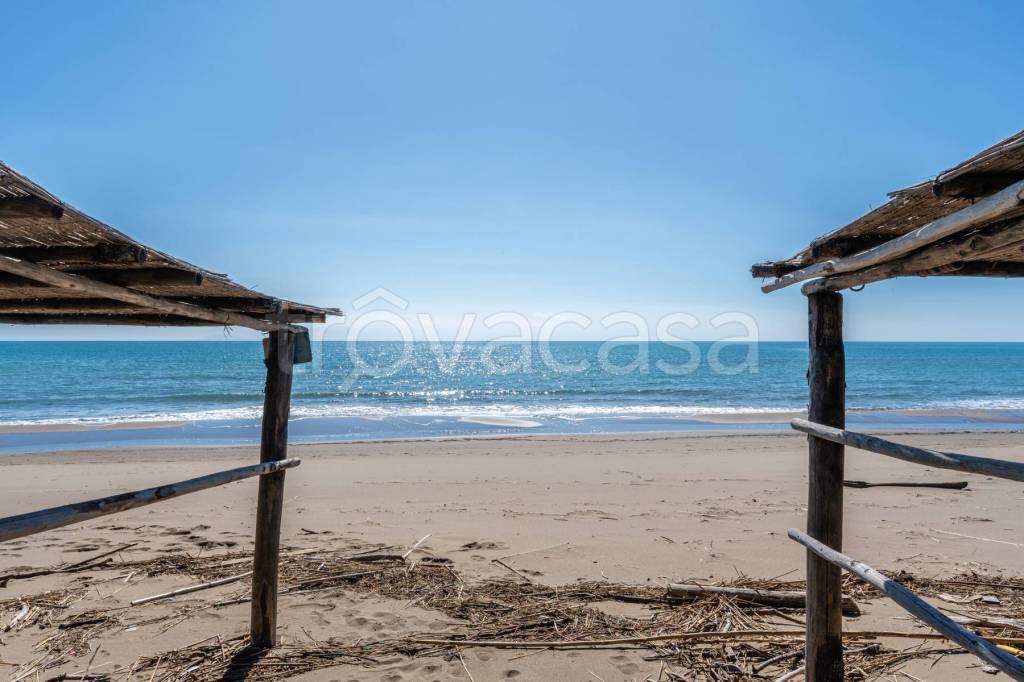 casa indipendente in vendita a Castiglione della Pescaia in zona Roccamare