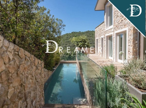 casa indipendente in vendita a Castiglione della Pescaia in zona Punta Ala