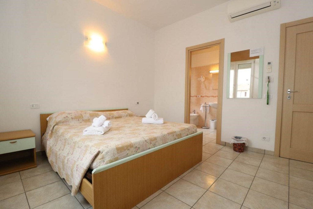 negozio in vendita a Castiglione della Pescaia in zona Ampio