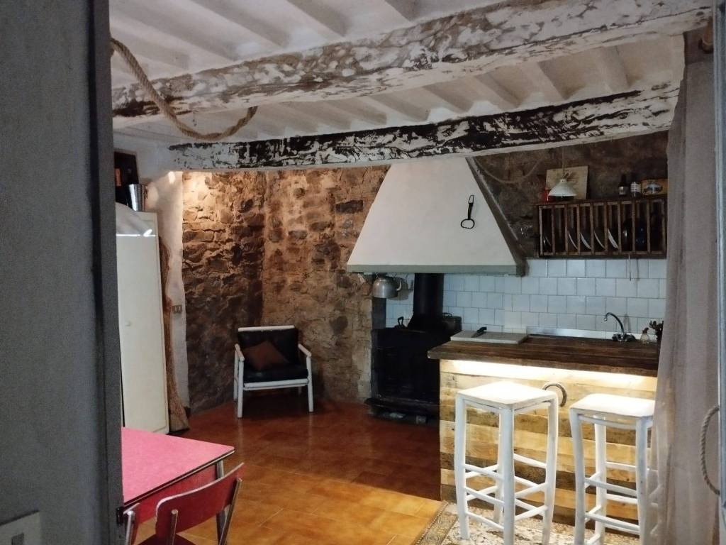 casa indipendente in vendita a Castiglione della Pescaia in zona Vetulonia