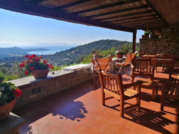 casa indipendente in vendita a Castiglione della Pescaia in zona Punta Ala