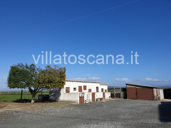 casa indipendente in vendita a Castiglione della Pescaia in zona Buriano