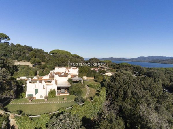 casa indipendente in vendita a Castiglione della Pescaia in zona Punta Ala