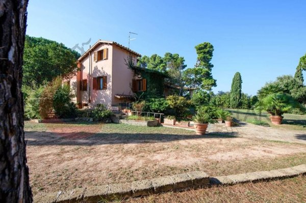 casa indipendente in vendita a Castiglione della Pescaia in zona Punta Ala