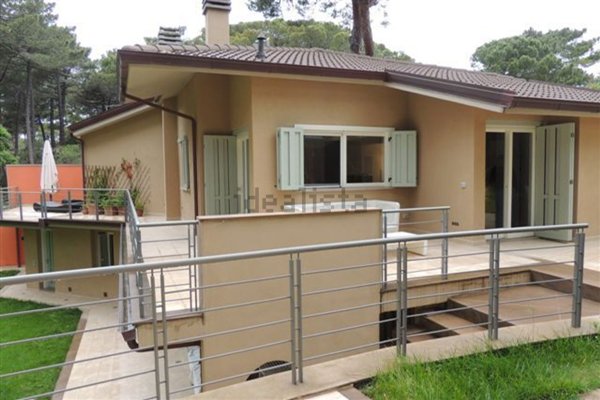 casa indipendente in vendita a Castiglione della Pescaia in zona Roccamare