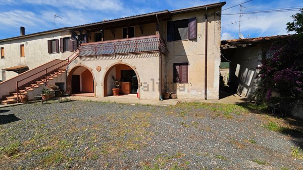 casa indipendente in vendita a Castiglione della Pescaia in zona Ampio