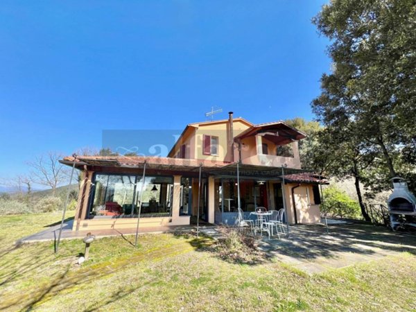 casa indipendente in vendita a Castiglione della Pescaia in zona Buriano
