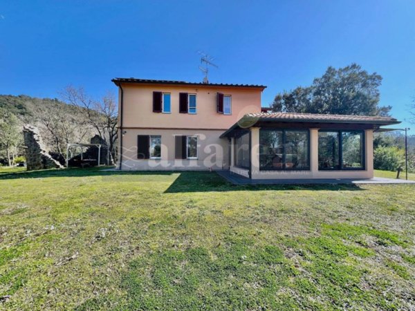 casa indipendente in vendita a Castiglione della Pescaia in zona Vetulonia