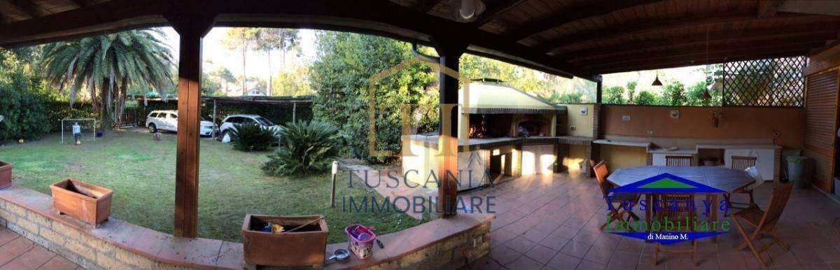 casa indipendente in vendita a Castiglione della Pescaia in zona Ampio