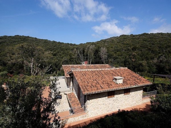 casa indipendente in vendita a Castiglione della Pescaia in zona Punta Ala