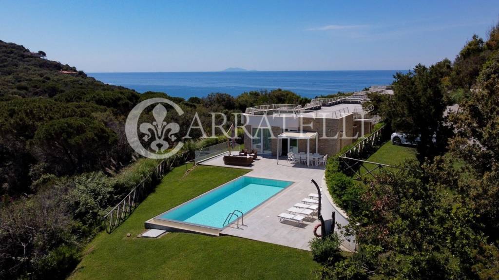 casa indipendente in vendita a Castiglione della Pescaia in zona Punta Ala