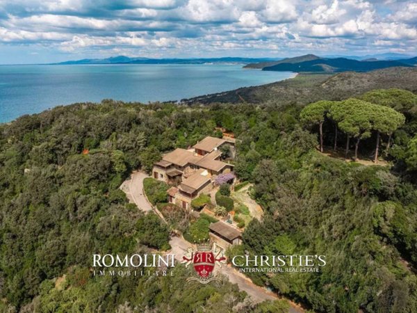 casa indipendente in vendita a Castiglione della Pescaia in zona Punta Ala