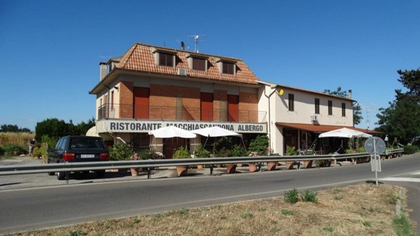 negozio in vendita a Castiglione della Pescaia in zona Macchiascandona