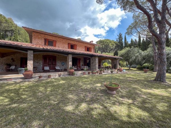 casa indipendente in vendita a Castiglione della Pescaia in zona Riva del Sole