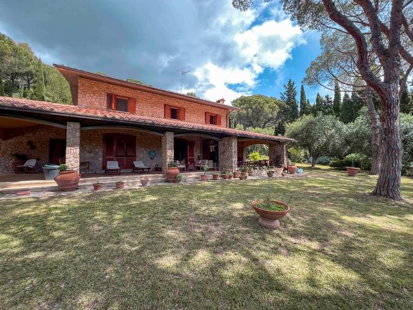 casa indipendente in vendita a Castiglione della Pescaia in zona Roccamare