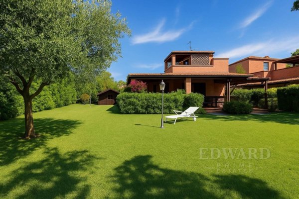 casa indipendente in vendita a Castiglione della Pescaia in zona Punta Ala