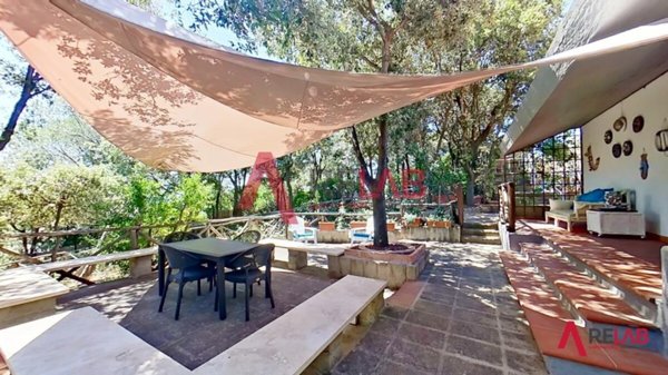 casa indipendente in vendita a Castiglione della Pescaia in zona Ampio