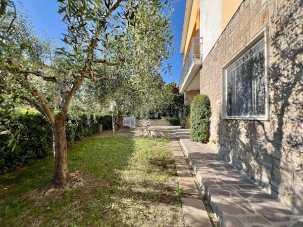 casa indipendente in vendita a Castiglione della Pescaia