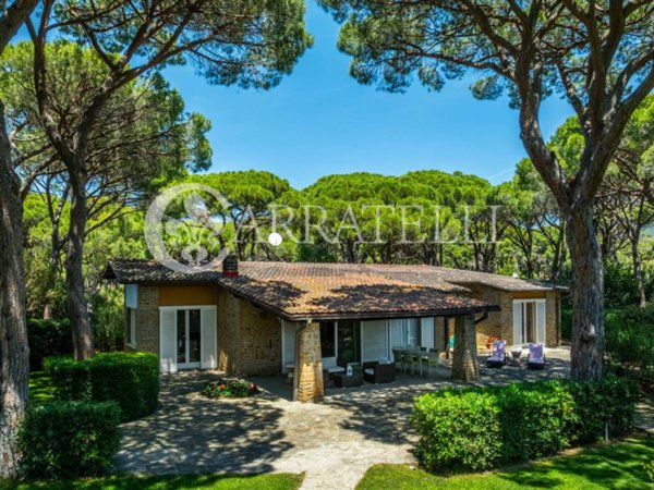 casa indipendente in vendita a Castiglione della Pescaia in zona Roccamare