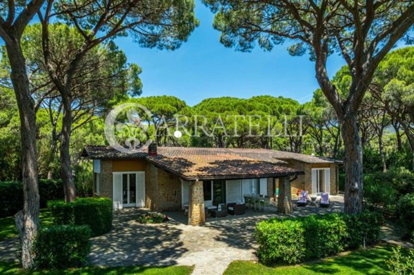 casa indipendente in vendita a Castiglione della Pescaia in zona Roccamare