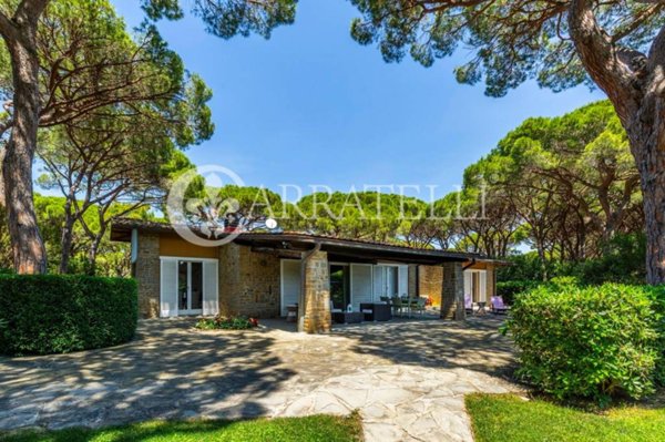 casa indipendente in vendita a Castiglione della Pescaia in zona Roccamare