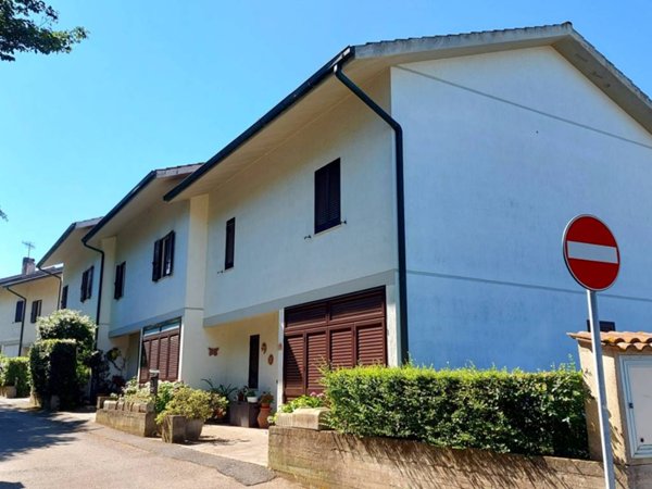 casa indipendente in vendita a Castiglione della Pescaia in zona Vetulonia