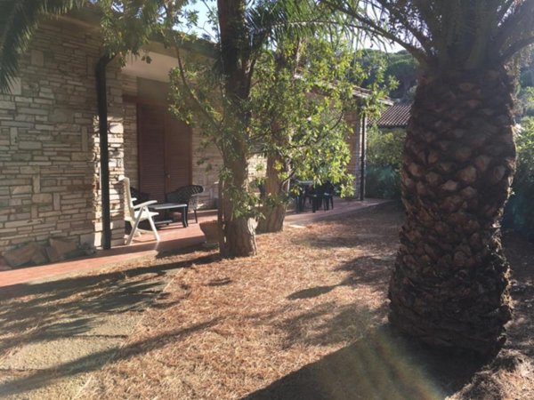 casa indipendente in vendita a Castiglione della Pescaia in zona Riva del Sole