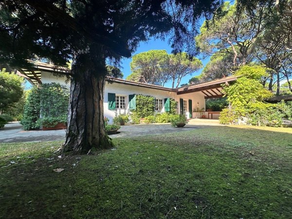 casa indipendente in vendita a Castiglione della Pescaia in zona Roccamare