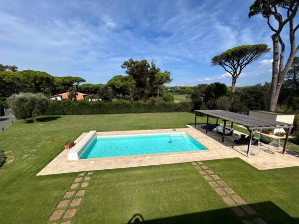 casa indipendente in vendita a Castiglione della Pescaia in zona Punta Ala