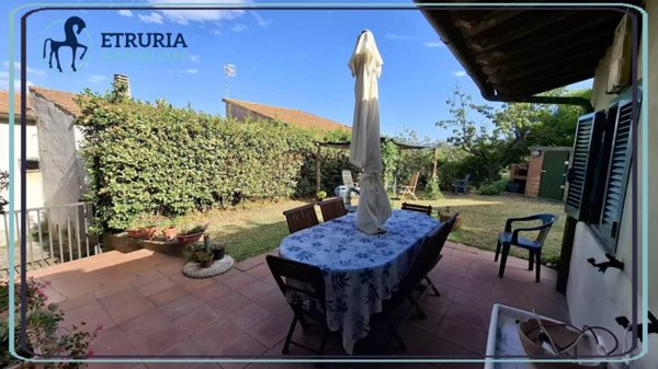 casa indipendente in vendita a Castiglione della Pescaia in zona Tirli