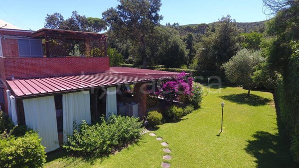 casa indipendente in vendita a Castiglione della Pescaia in zona Punta Ala