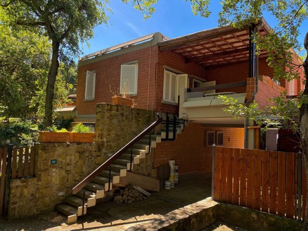 casa indipendente in vendita a Castiglione della Pescaia in zona Punta Ala