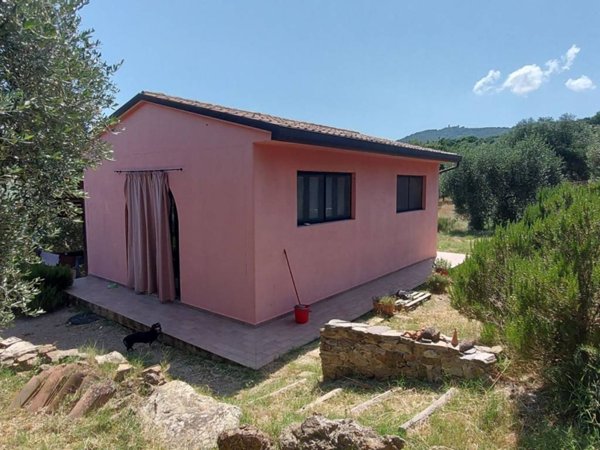 casa indipendente in vendita a Castiglione della Pescaia in zona Vetulonia