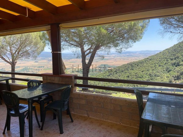 casa indipendente in vendita a Castiglione della Pescaia in zona Buriano