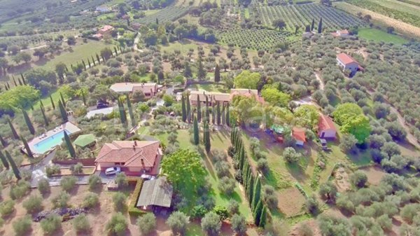 casa indipendente in vendita a Castiglione della Pescaia in zona Tirli