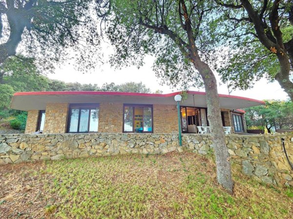 casa indipendente in vendita a Castiglione della Pescaia in zona Tirli