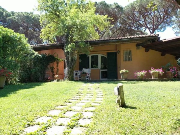 casa indipendente in vendita a Castiglione della Pescaia in zona Roccamare