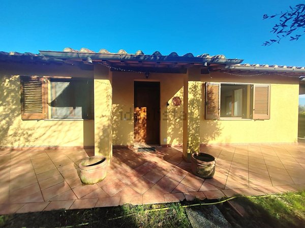 casa indipendente in vendita a Castiglione della Pescaia in zona Ampio