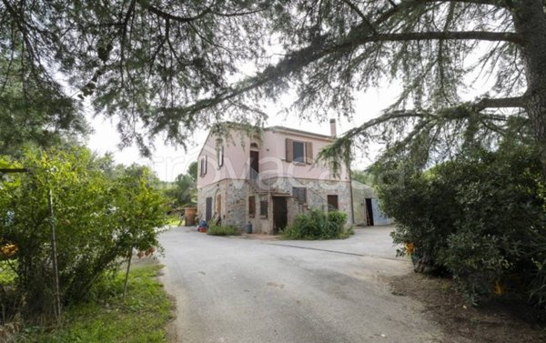 casa indipendente in vendita a Castiglione della Pescaia in zona Vetulonia