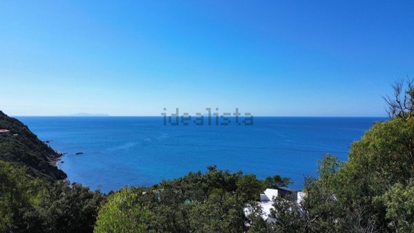 casa indipendente in vendita a Castiglione della Pescaia in zona Punta Ala