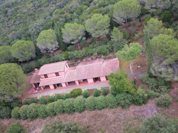 casa indipendente in vendita a Castiglione della Pescaia in zona Vetulonia
