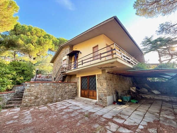 casa indipendente in vendita a Castiglione della Pescaia in zona Ampio