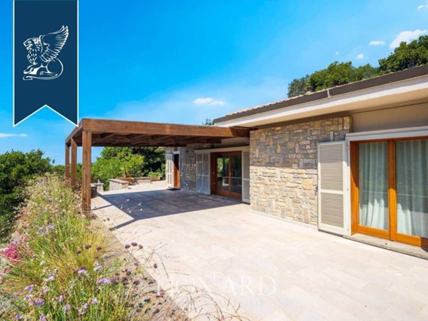 casa indipendente in vendita a Castiglione della Pescaia in zona Punta Ala