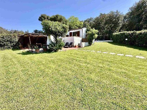 casa indipendente in vendita a Castiglione della Pescaia in zona Punta Ala