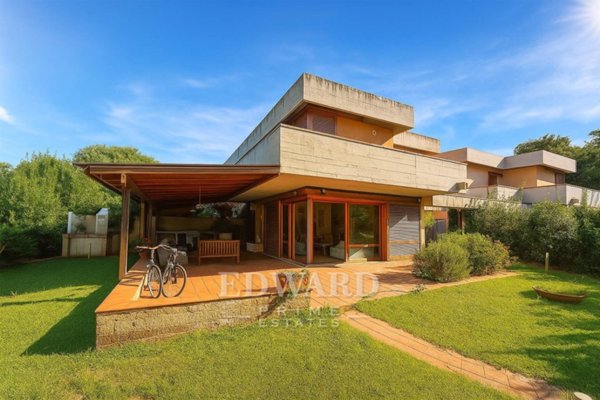 casa indipendente in vendita a Castiglione della Pescaia in zona Punta Ala